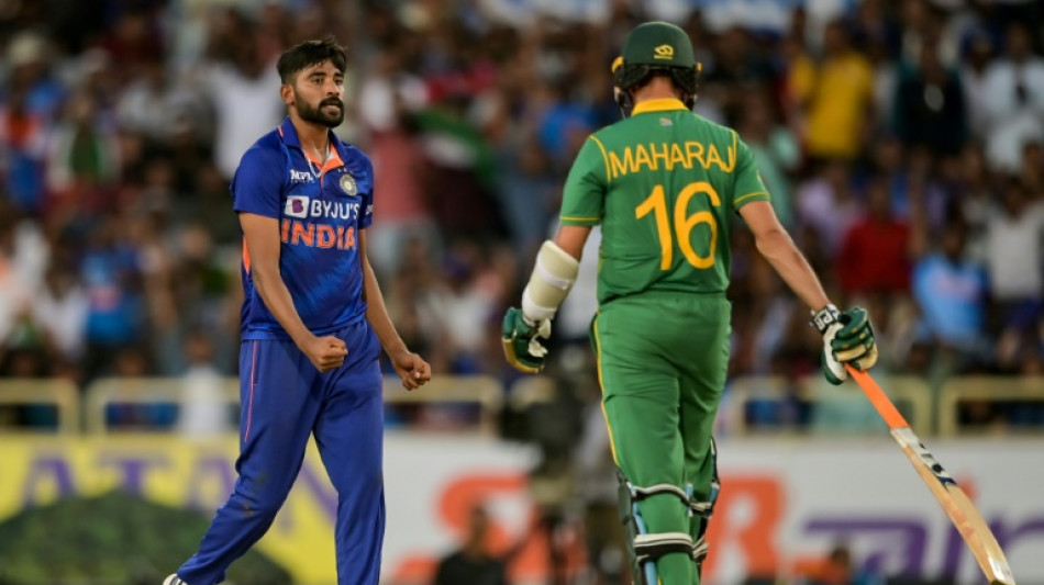 India keep S. Africa to 278-7 after Hendricks, Markram fifties