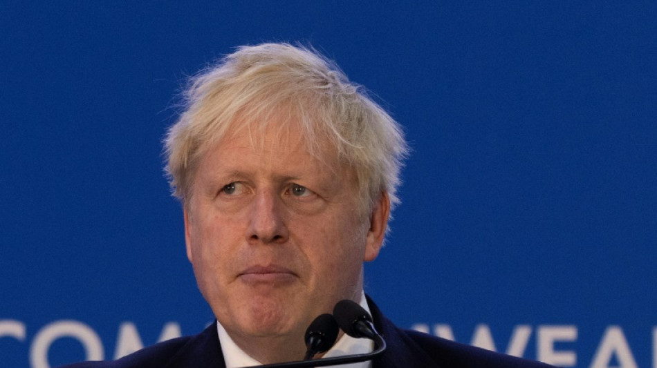Boris Johnson humili&eacute; mais d&eacute;termin&eacute; &agrave; "continuer" apr&egrave;s des d&eacute;faites &eacute;lectorales