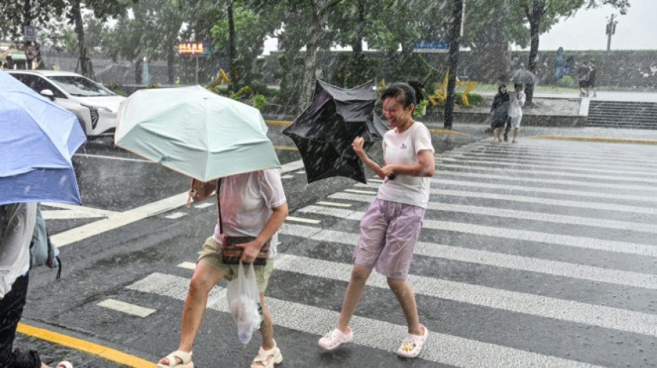 Chine: le typhon Dolphin provoque de fortes pluies et s'affaiblit
