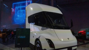 Tesla entra con Semi en el emergente mercado de los camiones eléctricos