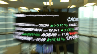Bourses europ&eacute;ennes: Paris finit au-dessus des 7.000 points, Londres et Francfort avancent
