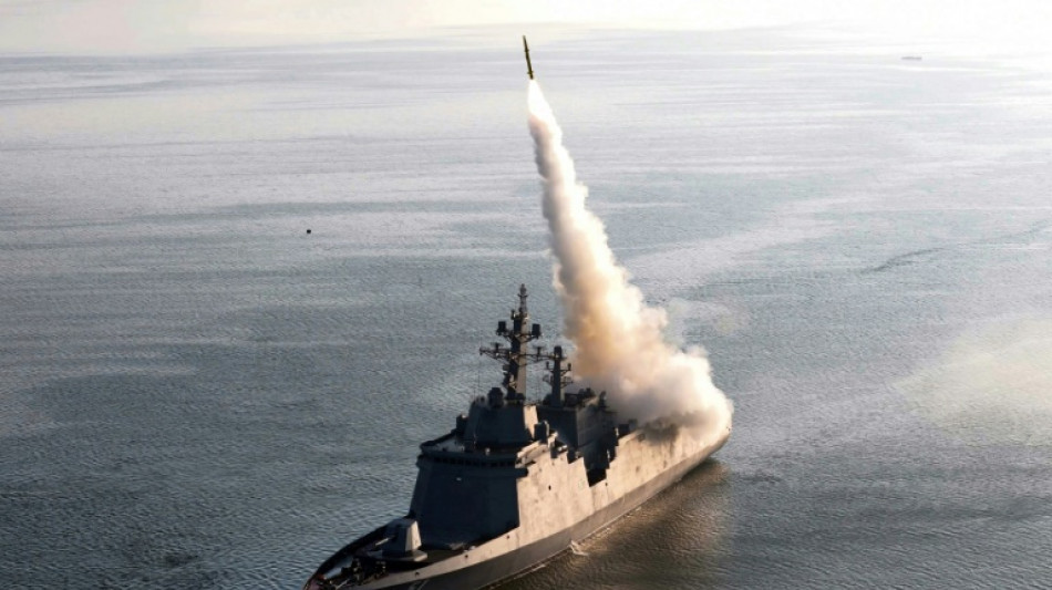 El líder norcoreano ordena equipar a su marina con armas nucleares