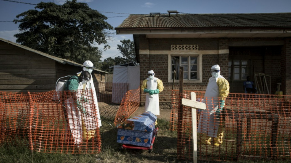 Epid&eacute;mie d'Ebola: la RDC touch&eacute;e de plein fouet, un mort en Ouganda