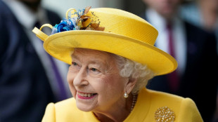 Visite surprise d'Elizabeth II pour inaugurer une ligne de m&eacute;tro portant son nom 