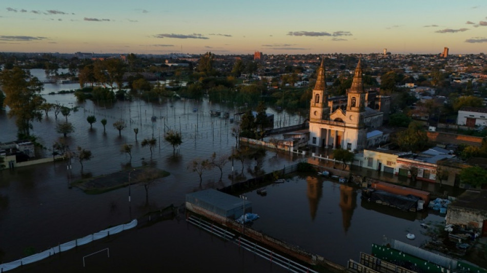 M&aacute;s de 3.300 desplazados por inundaciones en Uruguay