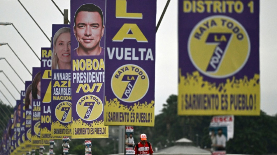 Ecuatorianos eligen presidente agobiados por la violencia y la polarizaci&oacute;n