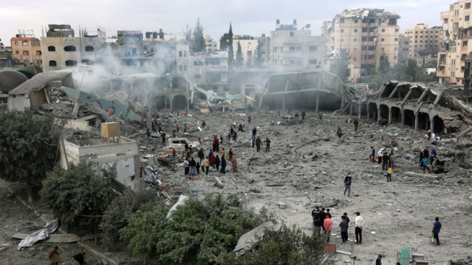 La Defensa Civil de Gaza reporta 25 muertos en un bombardeo israelí contra una escuela usada como refugio