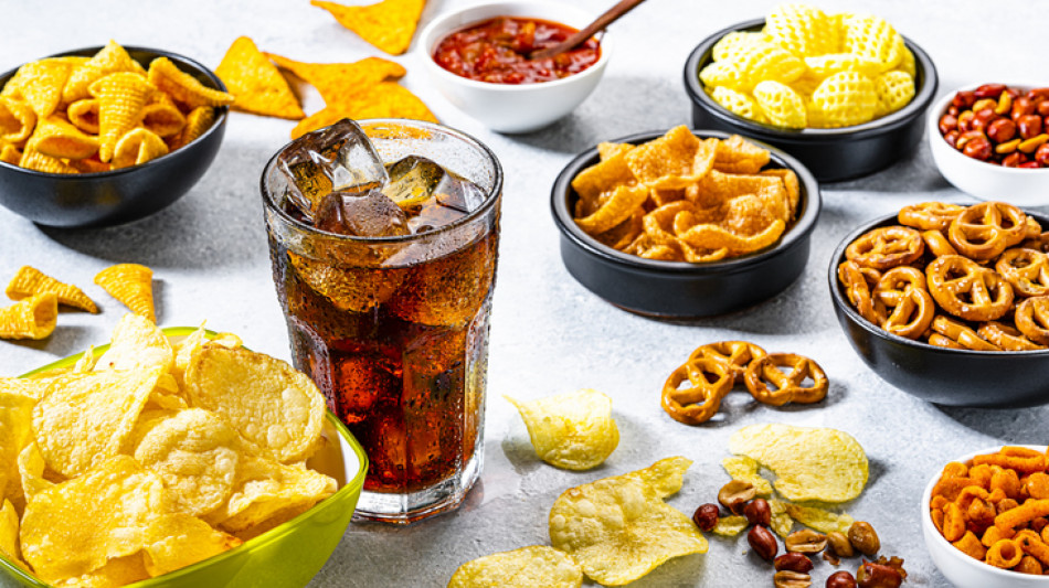 Societ&agrave; gastroenterologia, i cibi ultra processati sono il 50% della dieta