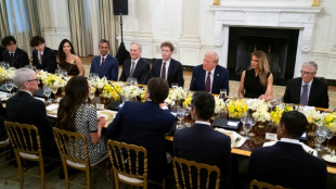 Dinner im Weißen Haus: Chefs großer US-Tech-Unternehmen überhäufen Trump mit Lob