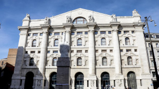 Borsa: Milano apre in calo, -0,23%