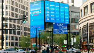 Borsa: Shanghai apre a -0,45%, Shenzhen a -0,55%