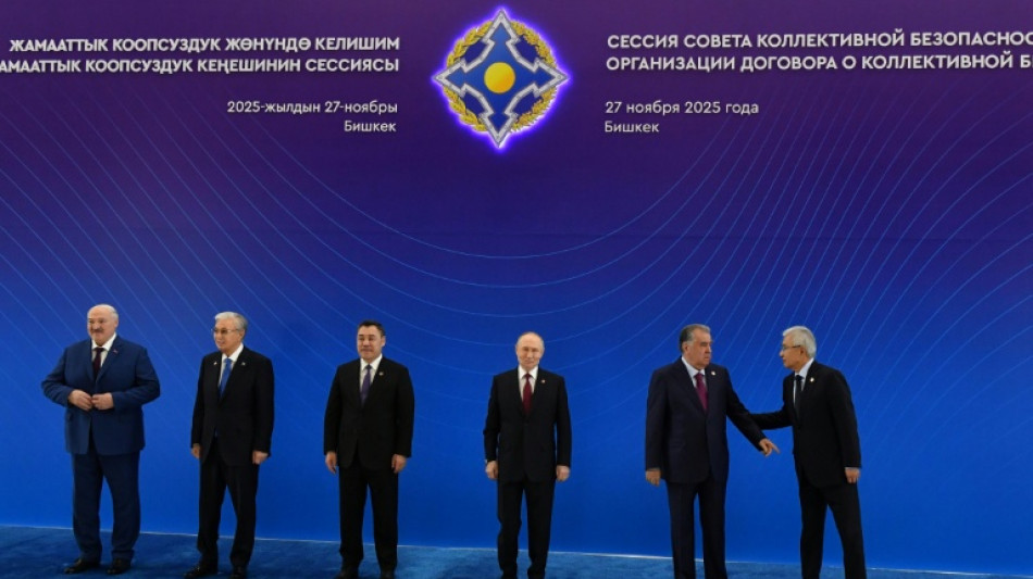 R&uacute;ssia cessar&aacute; combates se Ucr&acirc;nia recuar, diz Putin