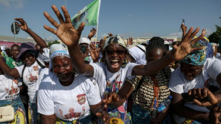 En Angola, une mar&eacute;e humaine en qu&ecirc;te d'"espoir" pour la messe g&eacute;ante de L&eacute;on XIV