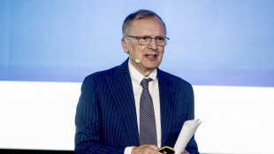 Intesa, cresce adozione dell'Ia nelle imprese italiane ma mancano le competenze