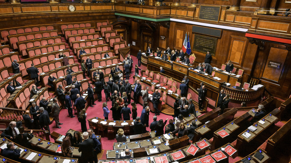 Via libera del Senato alla manovra, passa alla Camera