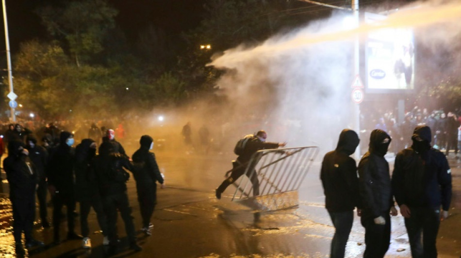 Foot: des dizaines de bless&eacute;s et 33 supporters arr&ecirc;t&eacute;s en Bulgarie