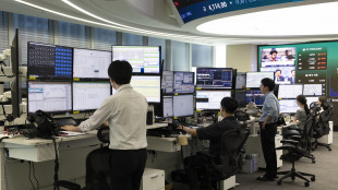 Borsa: l'Asia rimbalza e chiude tonica, si guarda a banche centrali