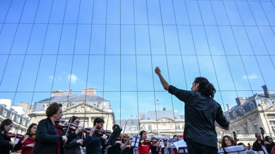 Retraites: l'essentiel de la r&eacute;forme, dont les 64 ans, valid&eacute; par le Conseil constitutionnel