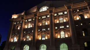 Borsa: Milano chiude in ribasso, -0,85%