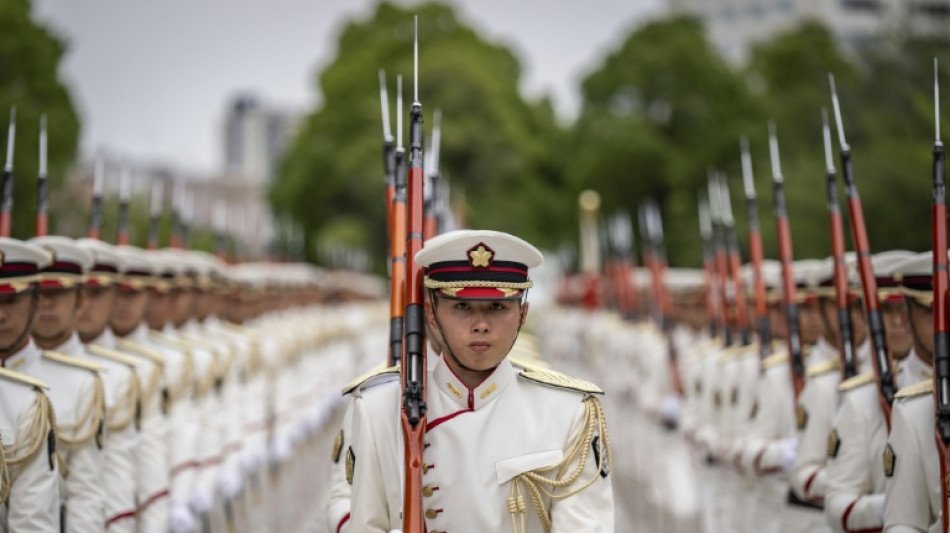 Jap&atilde;o considera necess&aacute;rio refor&ccedil;ar suas for&ccedil;as armadas com 'urg&ecirc;ncia'