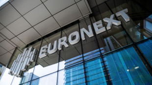 Borsa: l'Europa riduce le perdite coi futures Usa, Mercedes zavorra gli automobilistici