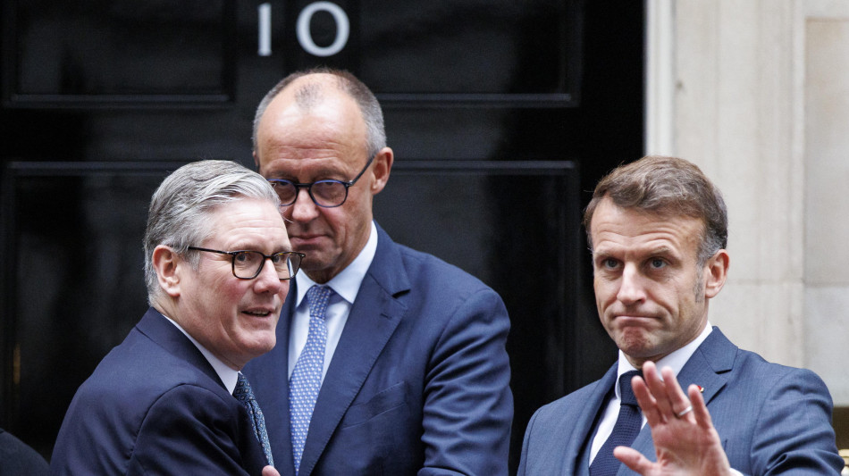 Telefonata di Macron, Starmer e Merz con Trump sull'Ucraina
