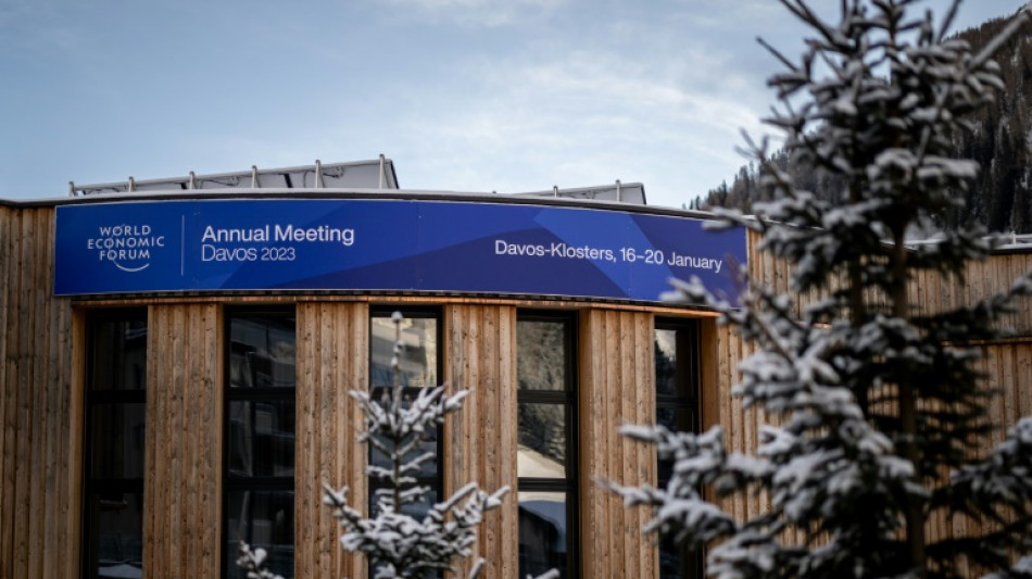 Face aux &eacute;lites de Davos, l'ONG Oxfam milite pour "abolir" les milliardaires