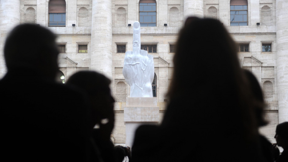 Borsa: Milano riduce il calo (-0,15%), scivola Stm, bene Generali e Unipol
