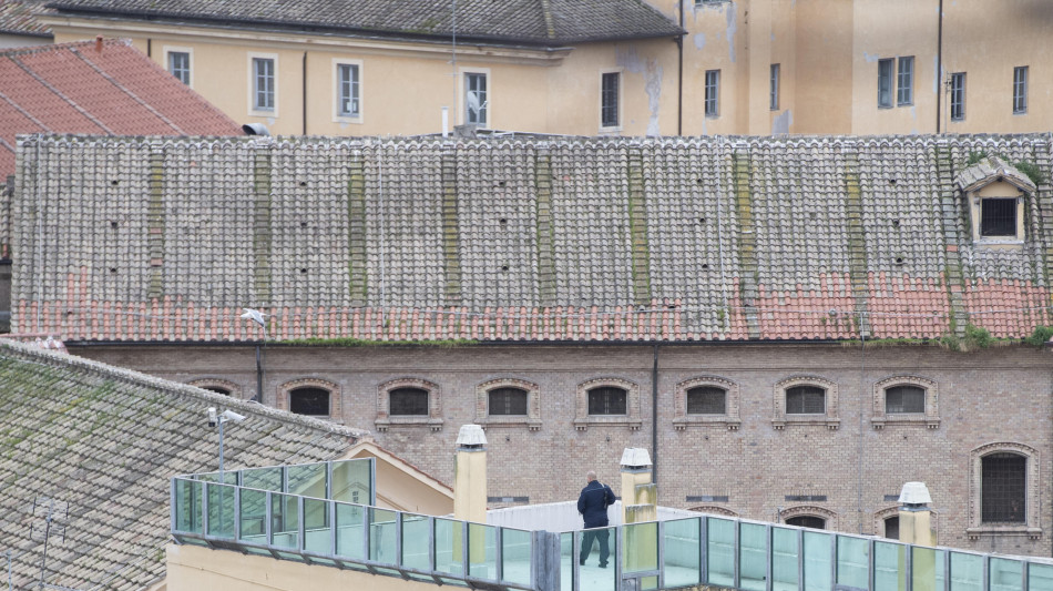 Crolla parte tetto carcere Regina Coeli, nessun ferito