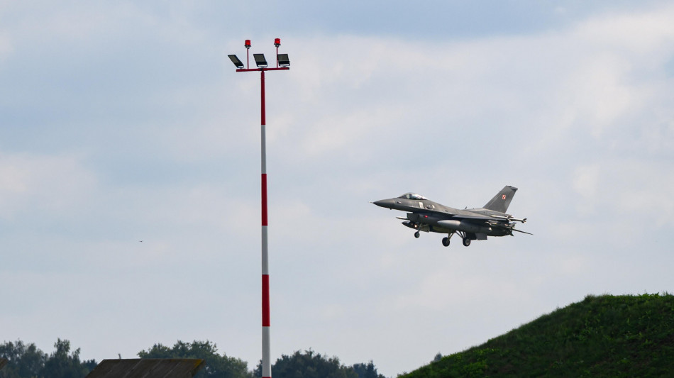 Massiccio attacco russo sull'Ucraina, in volo jet polacchi