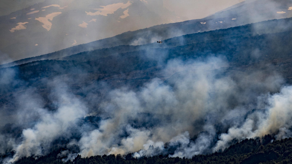 Incendi devastano la Patagonia argentina, distrutti 2.100 ettari