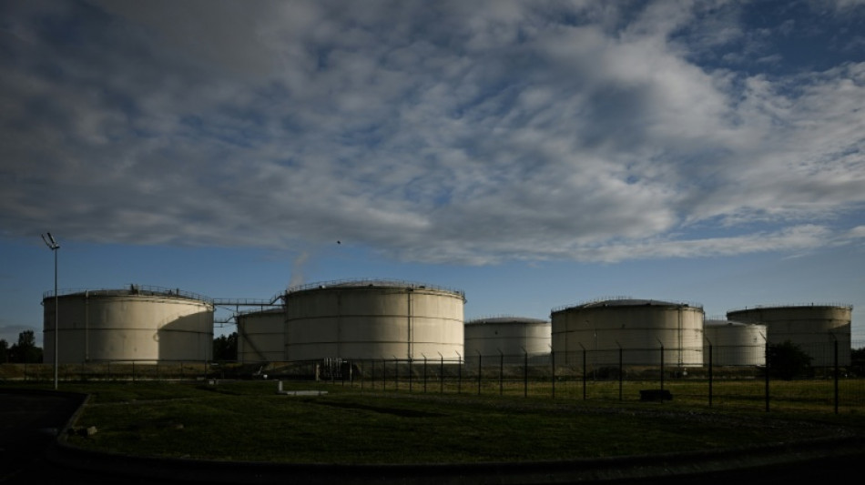 La AIE dice que podr&iacute;a liberar m&aacute;s reservas estrat&eacute;gicas de petr&oacute;leo