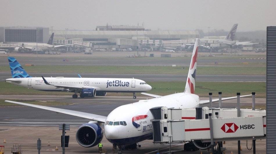 Iata, ad aprile -3,4% di passeggeri aerei per guerra in Medio Oriente