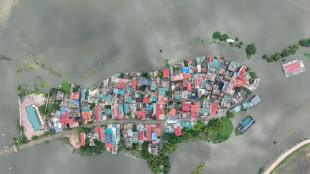 Vietnam: la banlieue de Hano&iuml; toujours submerg&eacute;e par les eaux 