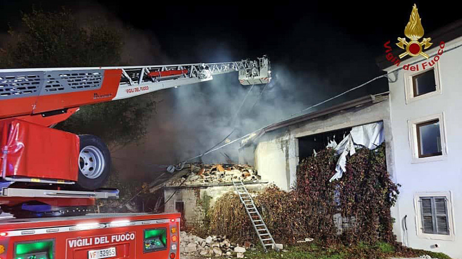 Esplosione nel Veronese,in casa varie bombole di gas e molotov