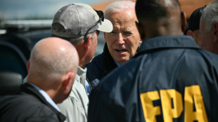Biden e Kamala visitam regiões devastadas pelo furacão Helene