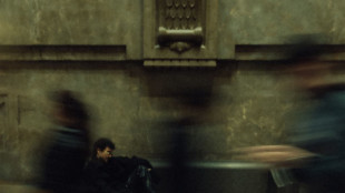 Carl Brave annuncia il nuovo brano Occhiaie, fuori il 24 ottobre