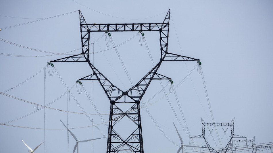 Francia pensa a maxi-esercitazione per testare capacit&agrave; in caso di blackout nazionale