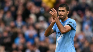 Guardiola ameniza temores sobre les&atilde;o de Rodri