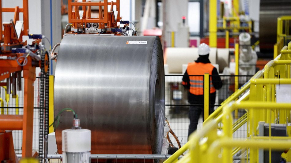 Indice Pmi manifattura sale a maggio a 52,9, record da aprile 2022