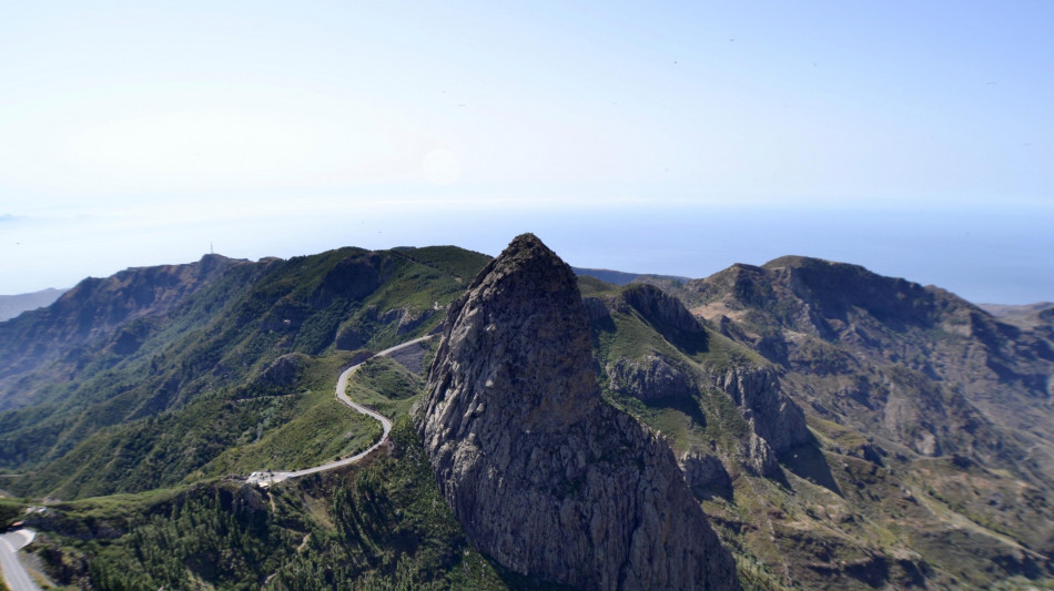 Disagi per blackout totale nell'isola di La Gomera rimasta senza elettricit&agrave;