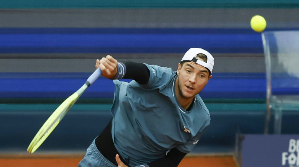 Regen und Dunkelheit: Struff muss in M&uuml;nchen nachsitzen