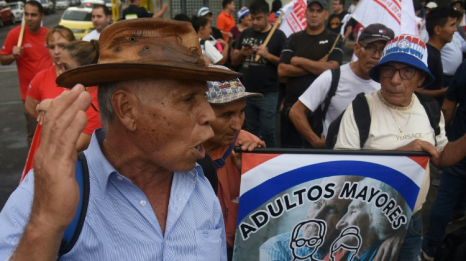 Cientos de personas marchan por segundo d&iacute;a en Paraguay contra el gobierno de Pe&ntilde;a
