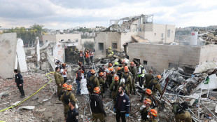 Condominio colpito nel centro d'Israele, sei morti e decine di feriti