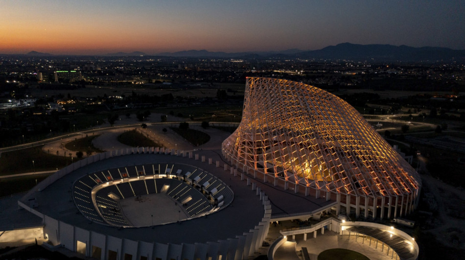 Ferrari presenta Luce al pubblico alla Vela di Calatrava, 'omaggio a Roma'