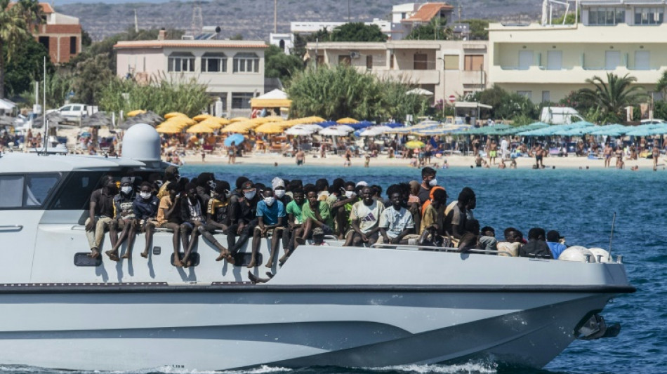 Migrants: Bruxelles propose un plan d'urgence &agrave; l'Italie, appelle &agrave; la solidarit&eacute; europ&eacute;enne