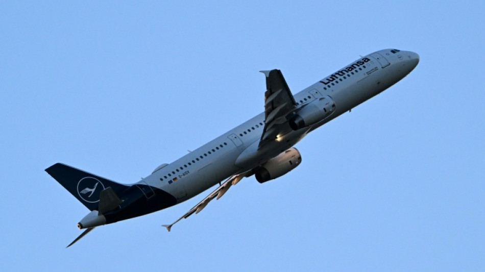 Atmosfair: Fluggesellschaften verfehlen trotz höherer Effizienz Klimaziele