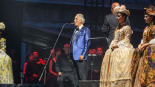 Bocelli strega Piazza San Marco, trionfo per i 30 anni di 'Romanza'