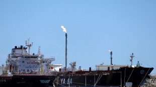Aumento quota Opec+ e transito petroliere a Hormuz frenano prezzo greggio