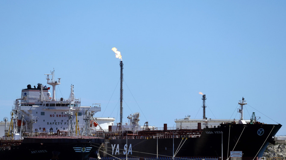 Il petrolio cede il 7%, il Wti sotto i 90 dollari